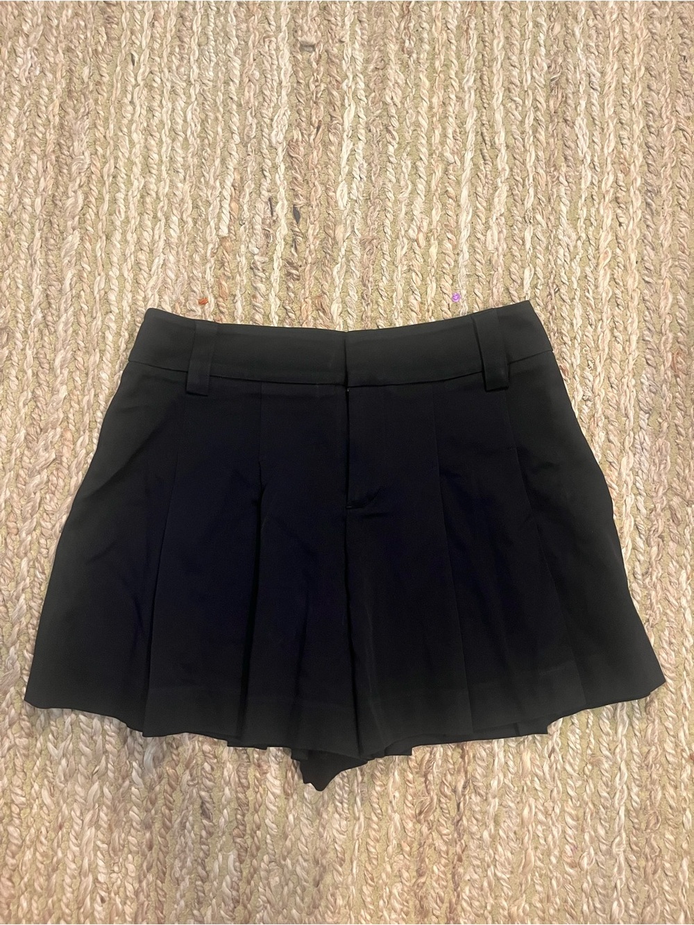 Alice + Olivia Black Pleated High-Waist Skort